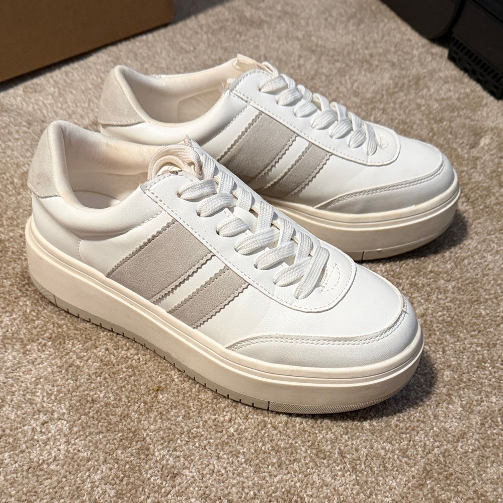 Madden Girl Women's White and Gray Sneakers (platforms/added height)